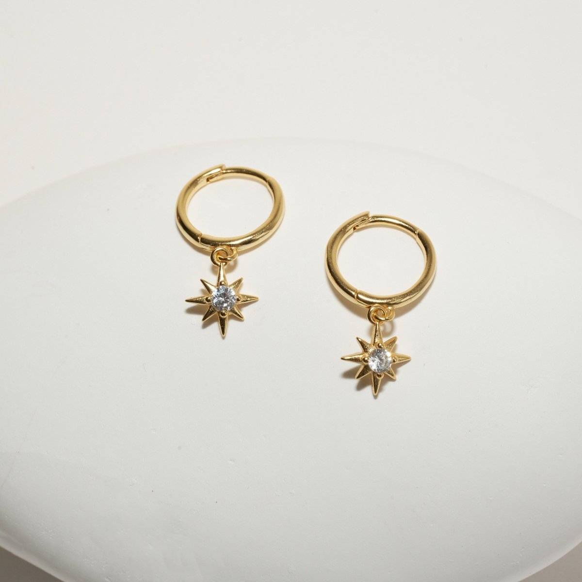 Starburst Dangle Hoops in Gold - LÉA