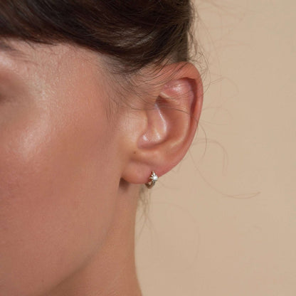 Starburst Huggie Hoops In Silver - LÉA