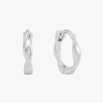 Twisted Huggie Hoops In Silver - LÉA