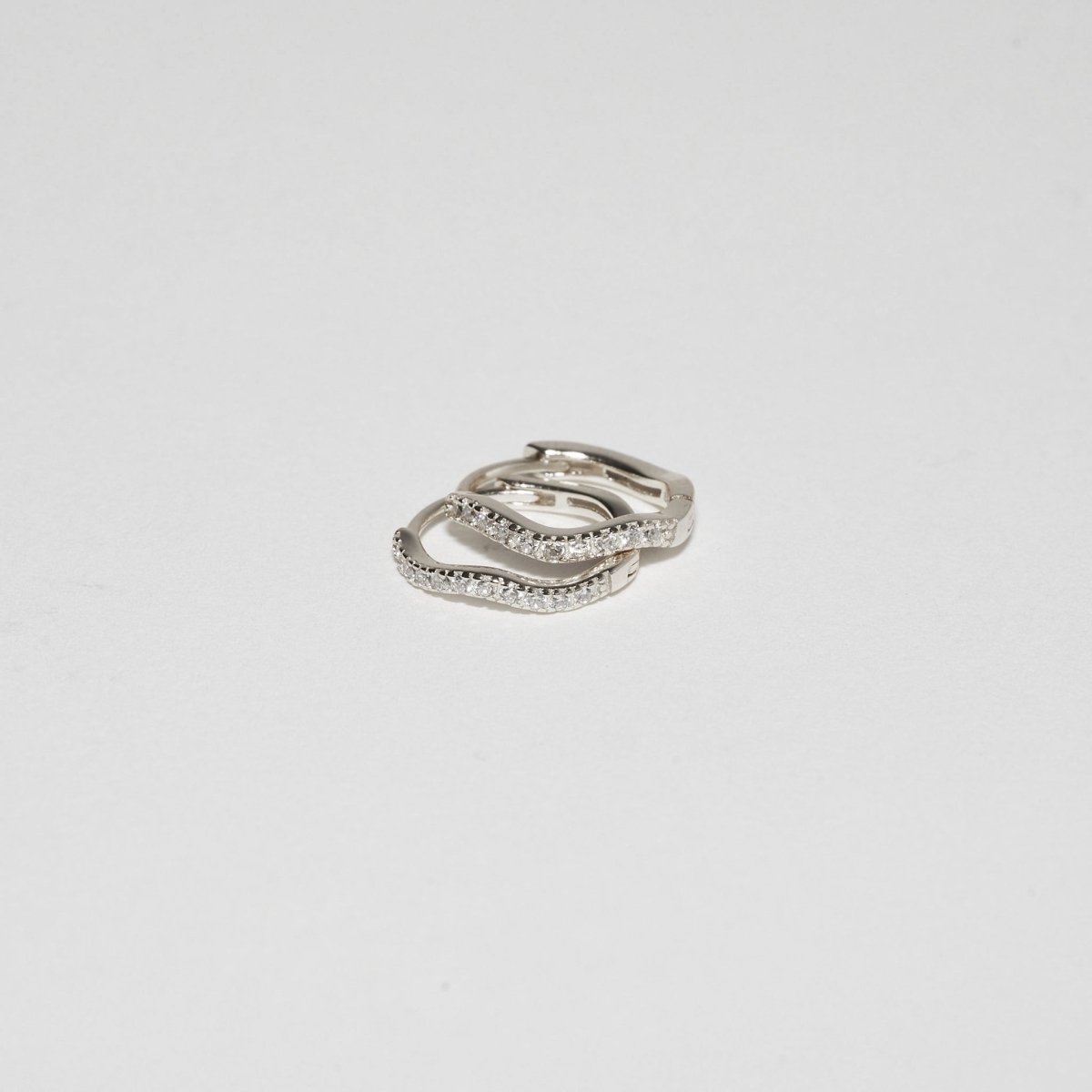 Wave Crystal Paved Huggies In Silver - LÉA