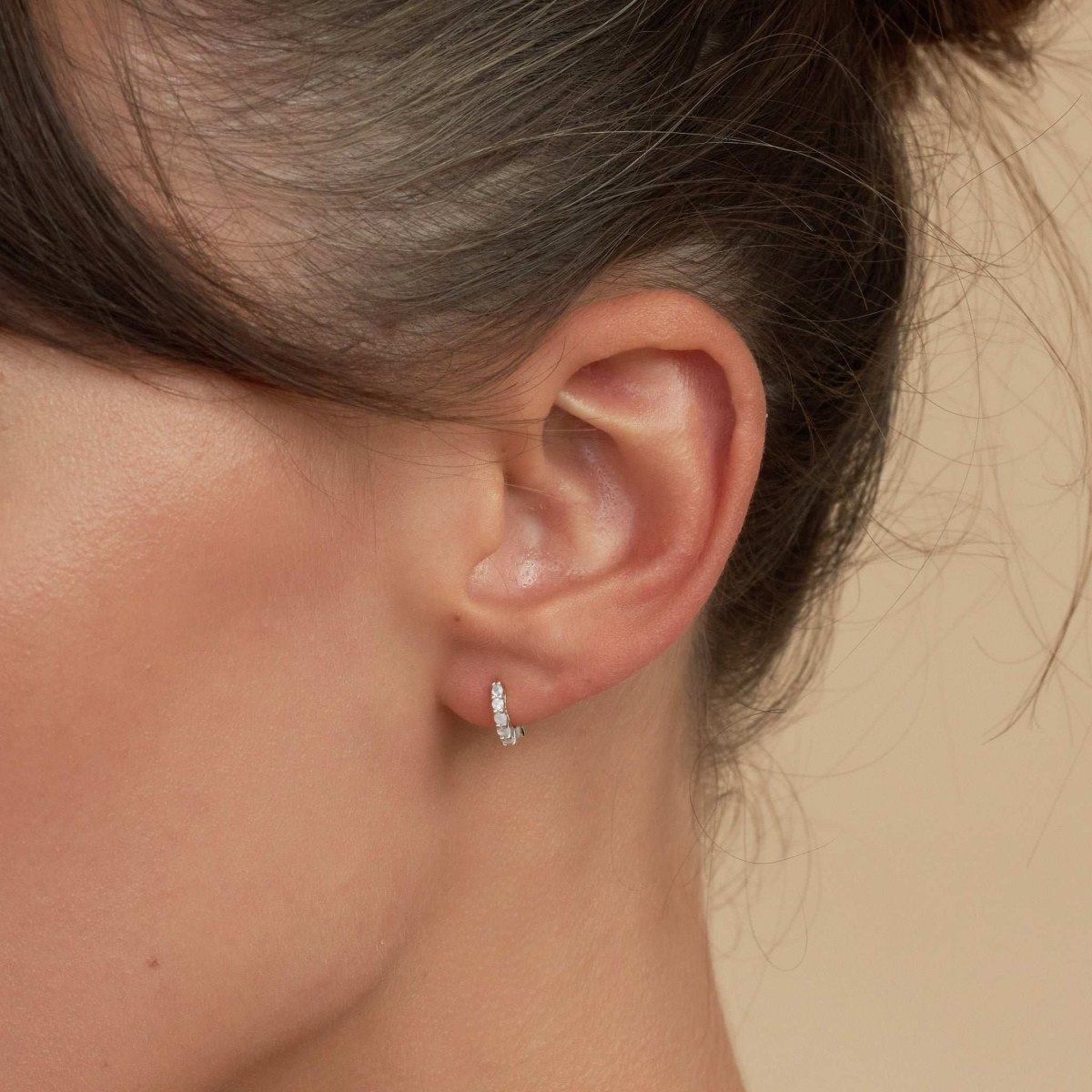 White Opal Huggie Hoops In Silver - LÉA
