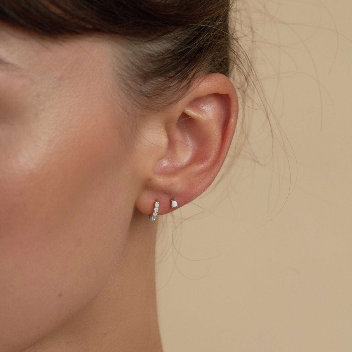 White Opal Huggie Hoops In Silver - LÉA